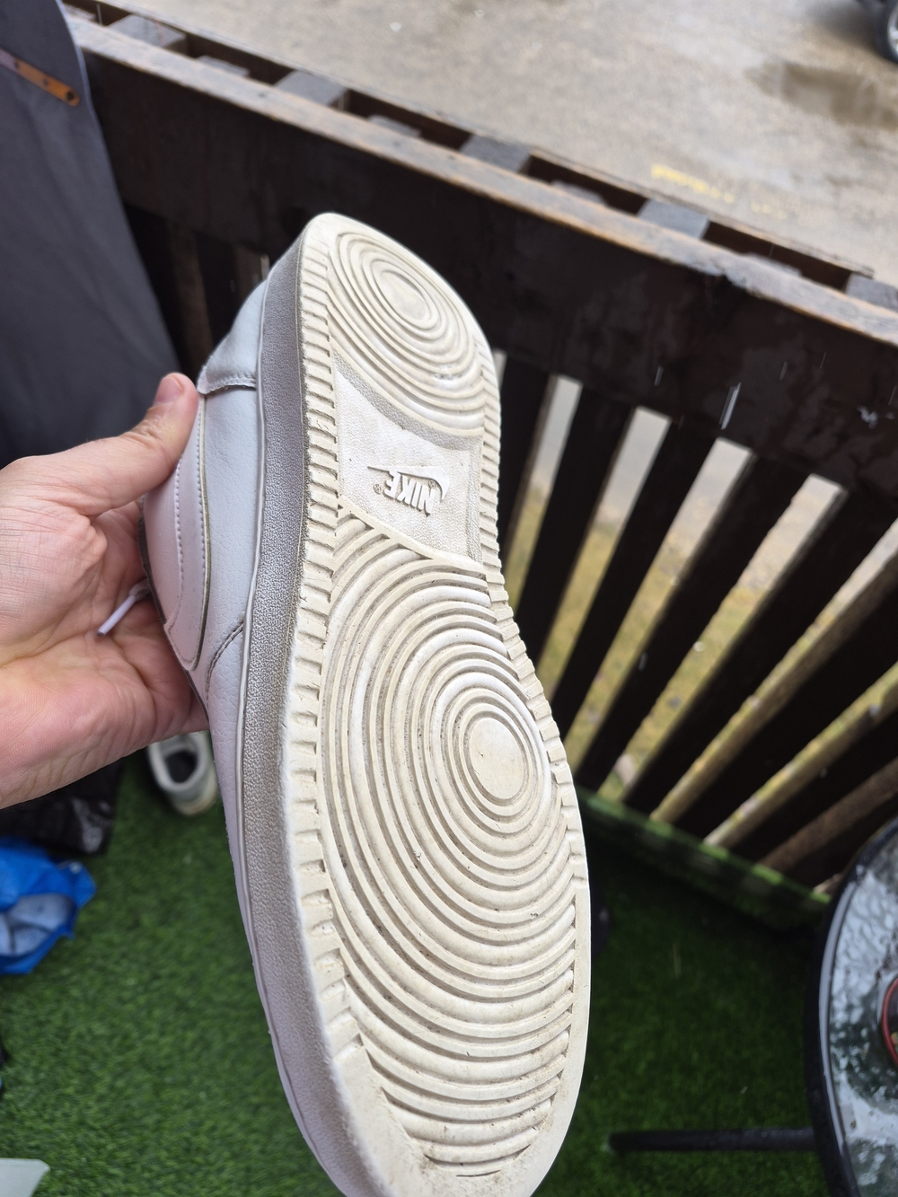 Nike Men's White Low-Top Sneakers - Picture 3 of 6